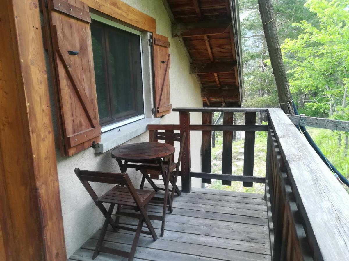 Chambre Les Ormes Enchastrayes Exterior foto